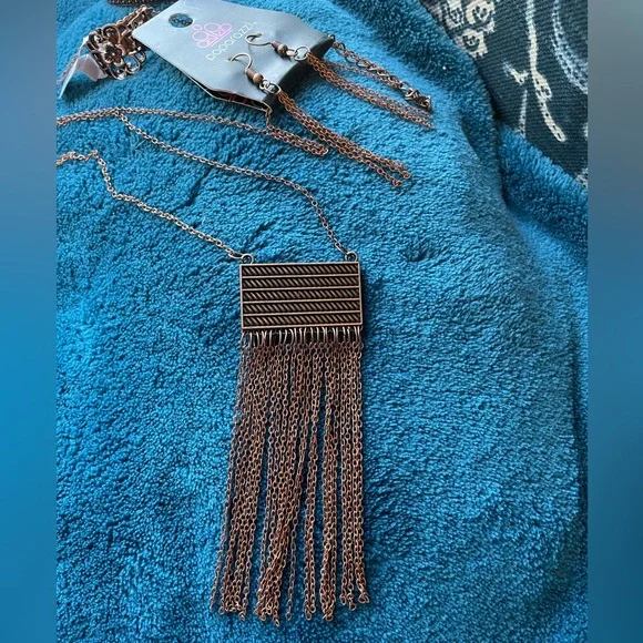 NEW Bundle of 5 copper Paparazzi pieces. - Picture 2 of 6